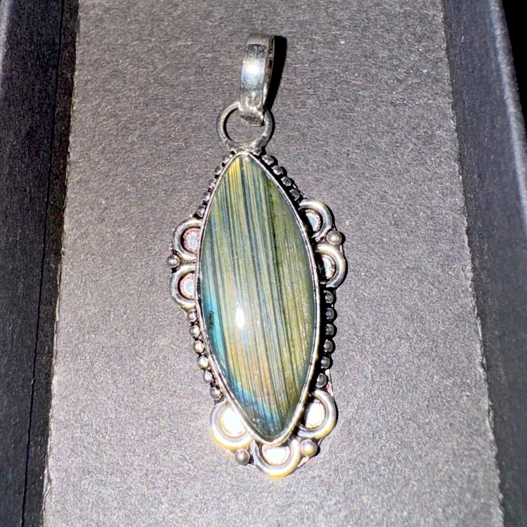 Aaa+ Labradorite Pendant Necklace| Gemstone